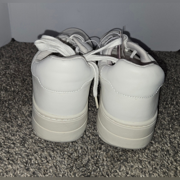 White Athletic Tennis Shoes, Memory Foam, Padded Ankle Collar, Size 11, New - Picture 6 of 12